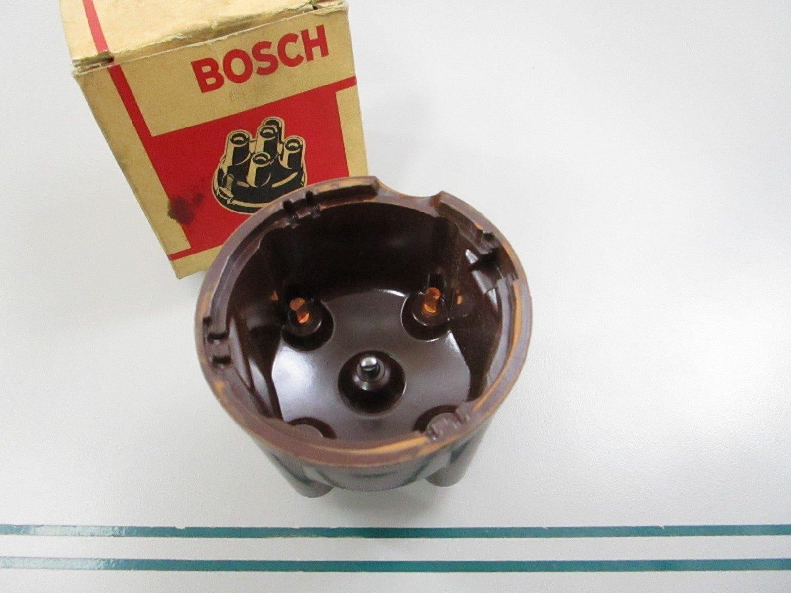 NEW OEM 1235522107 Bosch Distributor Cap 0810