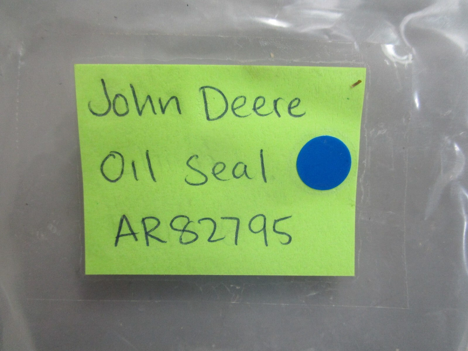 *NEW OEM* 0820 John Deere Oil Seal AR82795
