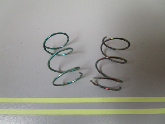 *NEW OEM* (LOT OF 2) 0810 OMC Johnson Evinrude Spring 317451 0317451