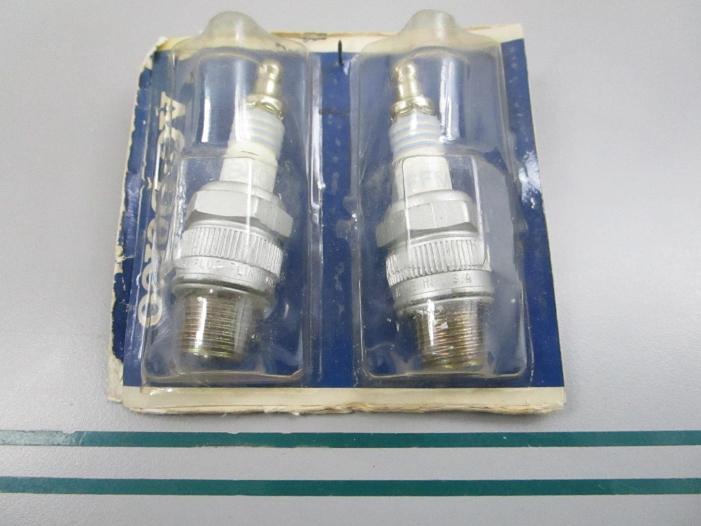 NEW OEM (LOT OF 2) VB40FEM AC Delco Spark Plug 0810
