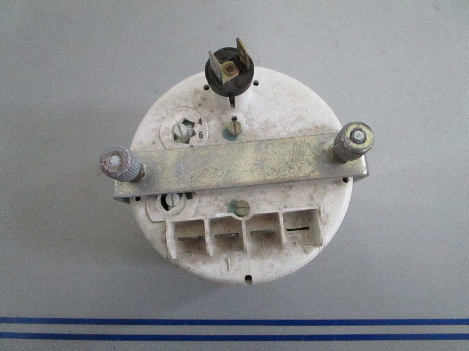 NEW OEM 1211015069A VDO 0-6000RPM Tachometer 0820