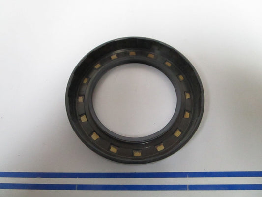 *NEW* 0810 Unbranded Triple Lip Grease Seal 225255UC