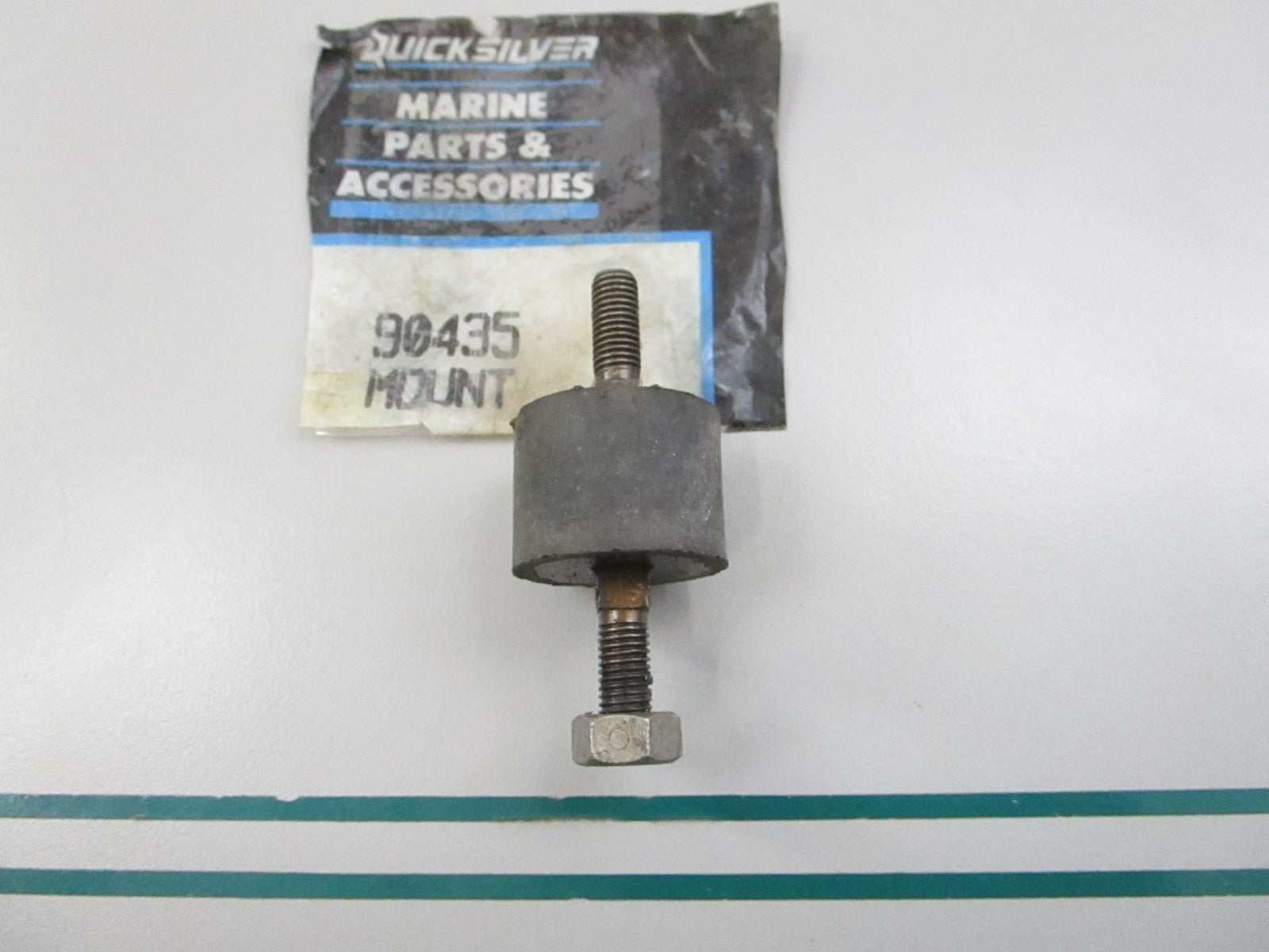 NEW OEM 90435 Mercury Mount 0810