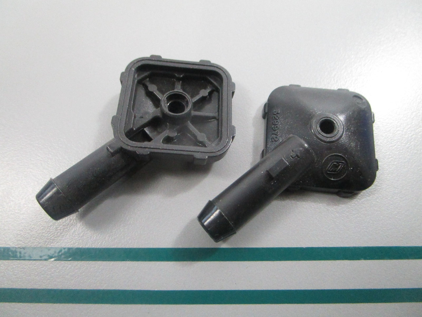 NEW OEM (LOT OF 2) 329972 0329972 OMC Johnson Evinrude Cap 0810