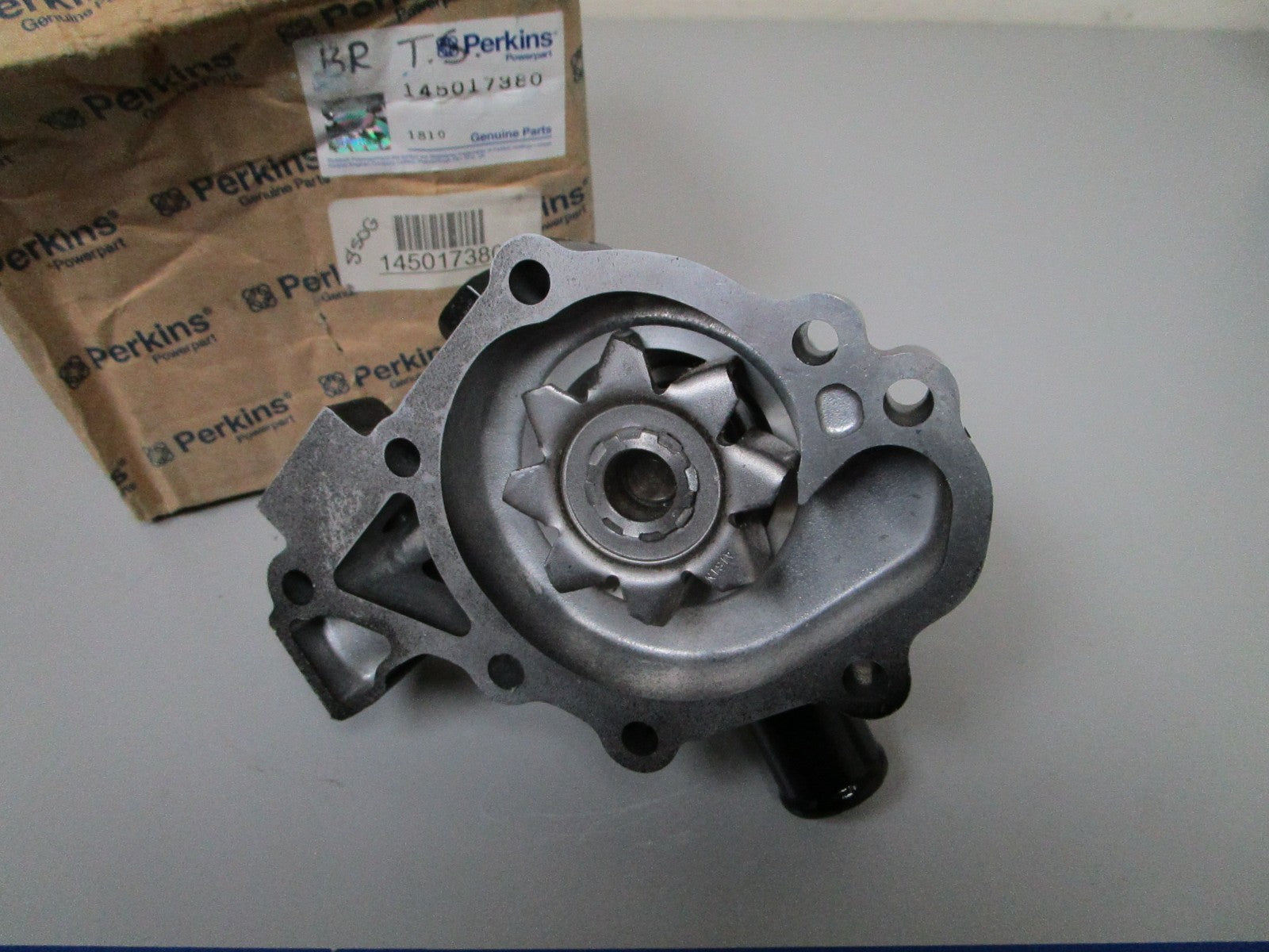 *NEW OEM* 0720 Perkins Water Pump 145017380