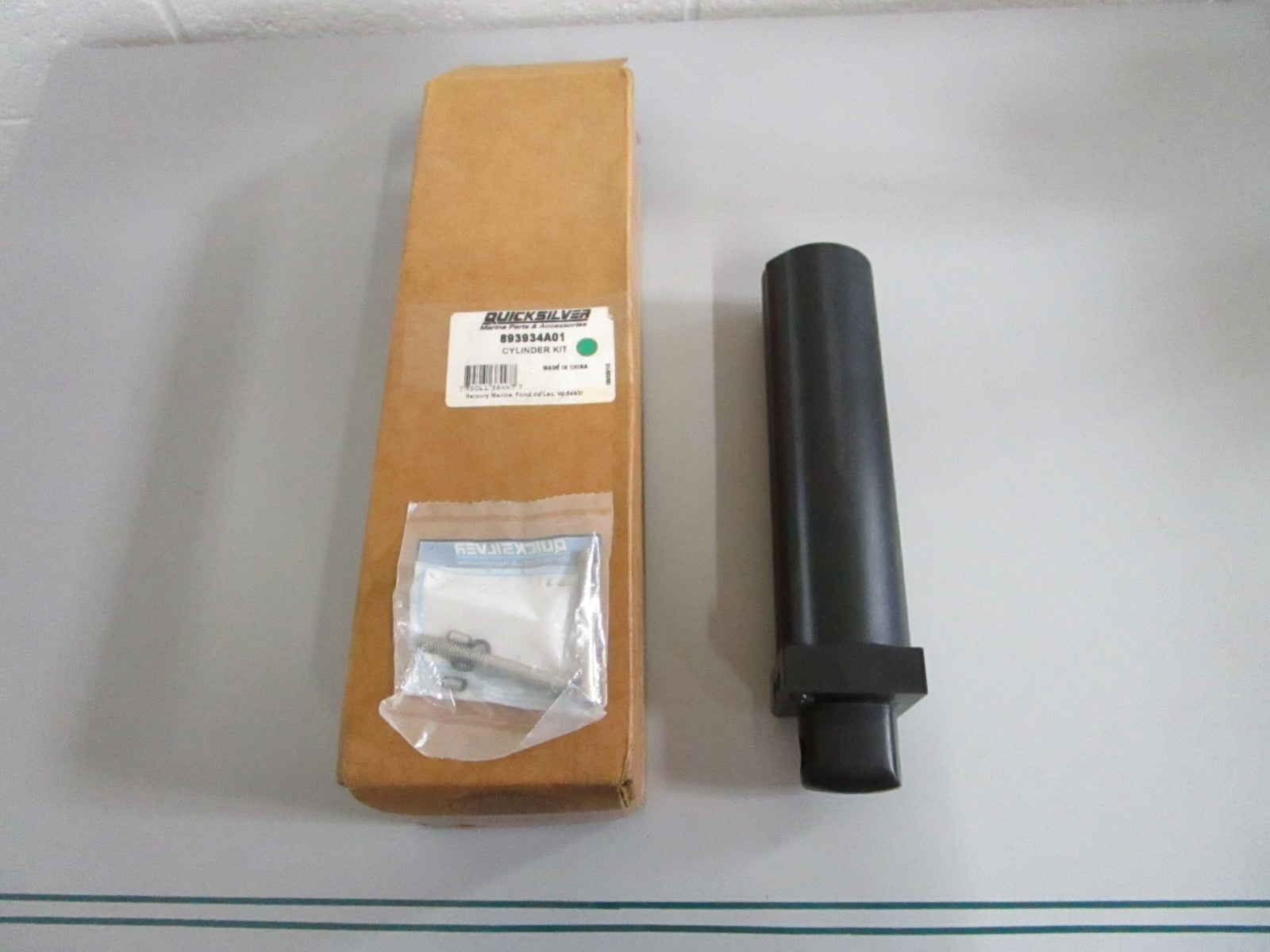 NEW OEM 893934A01 Mercury Quicksilver Cylinder Kit 0820