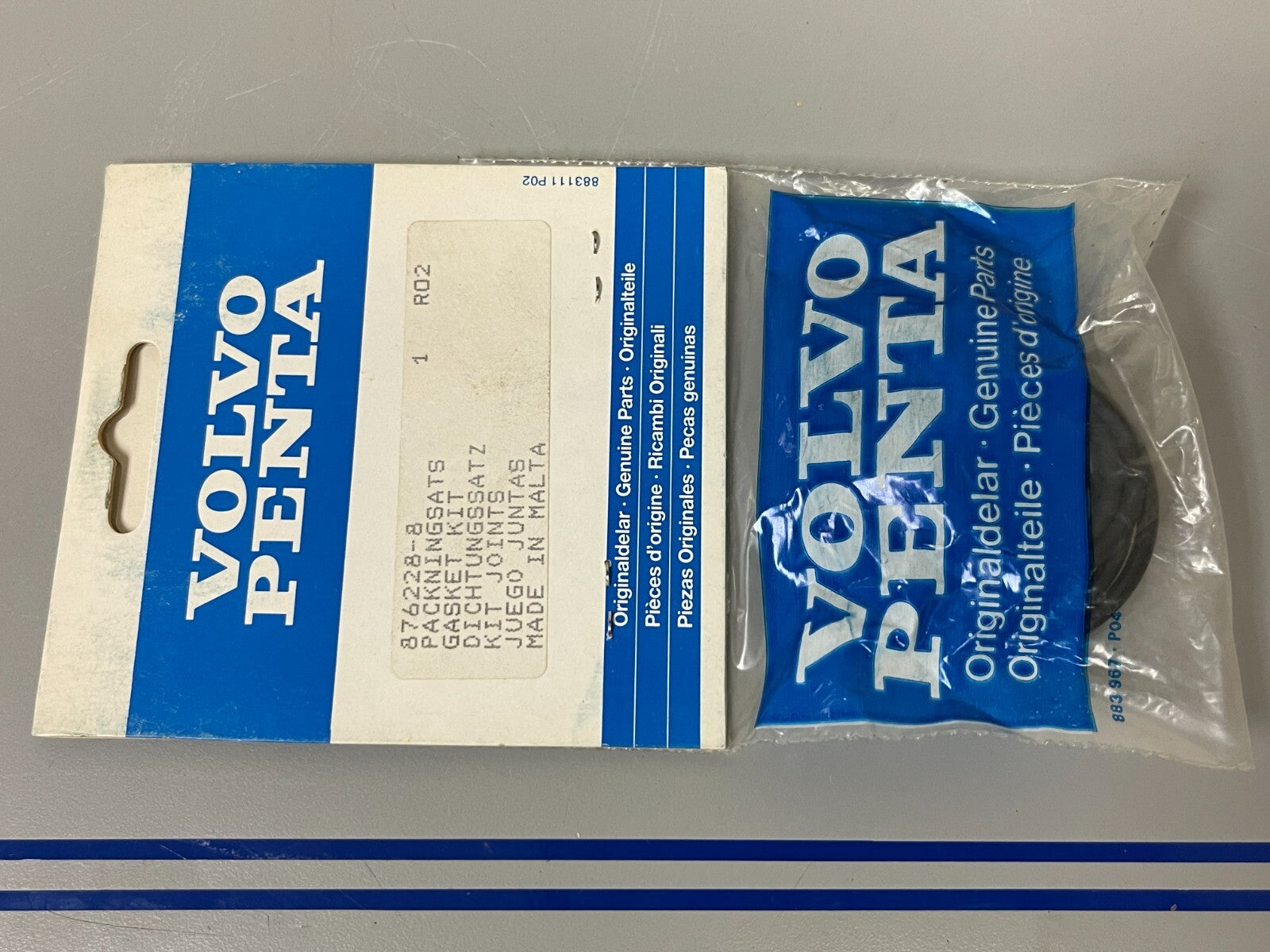 *NEW OEM* 0810 Volvo Penta Gasket Kit 876228