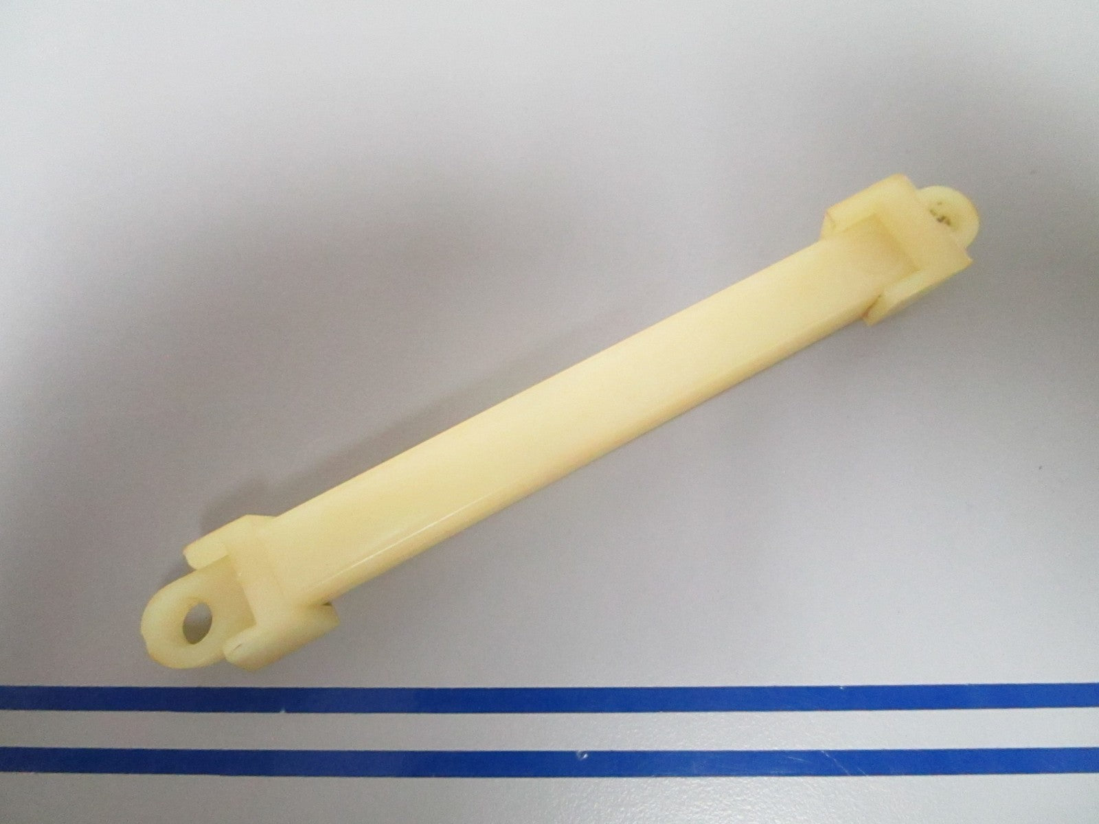 NEW OEM 204916 0204916 OMC Johnson Evinrude Slide 0810