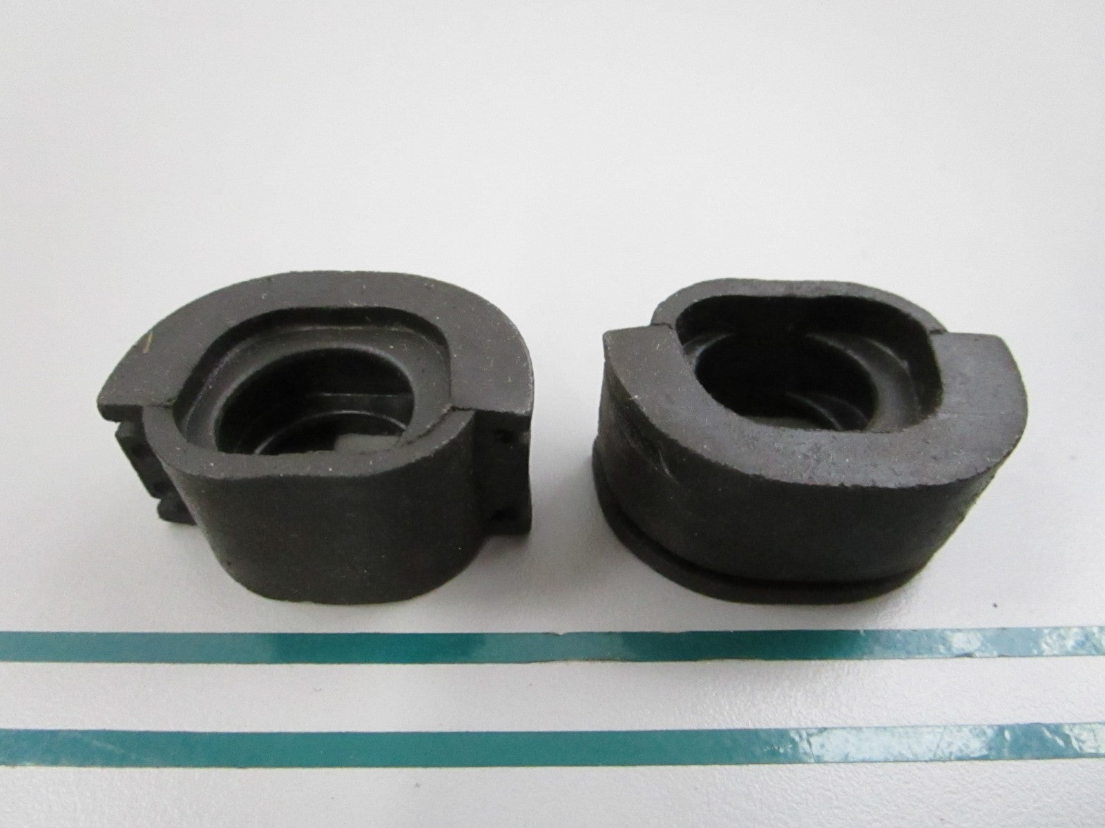 NEW OEM (LOT OF 2) 318570 0318570 OMC Johnson Evinrude Adapter to Seal 0810