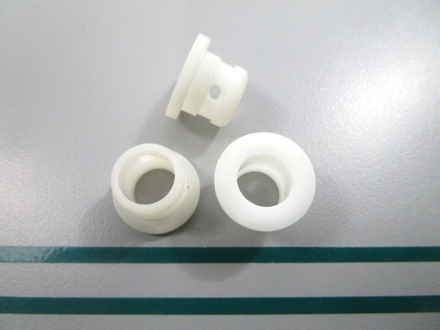NEW OEM (LOT OF 3) 325074 0325074 OMC Johnson Evinrude Bushing 0810