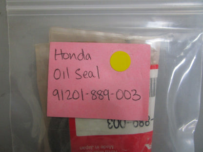 *NEW OEM* 0810 Honda Oil Seal 91201-889-003