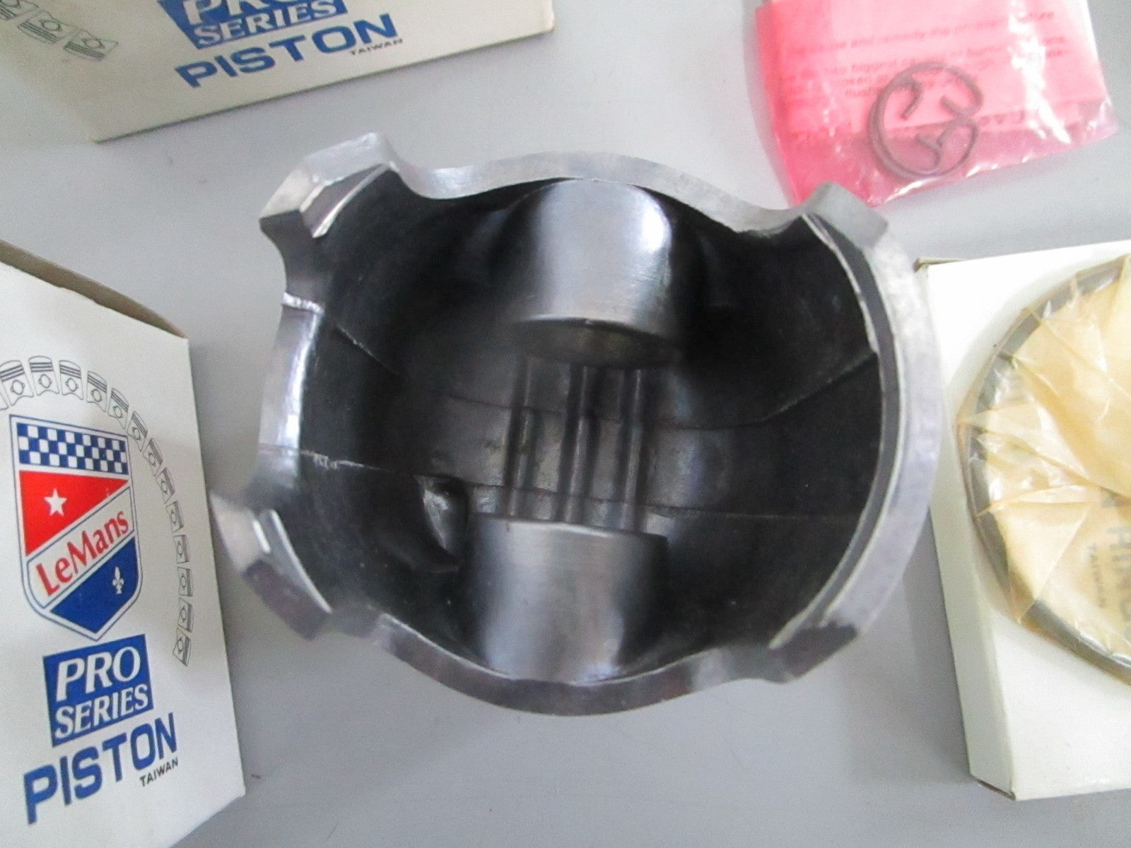 NEW OEM 09-807-2 LeMans Pro Series .020 Piston Kit 0820