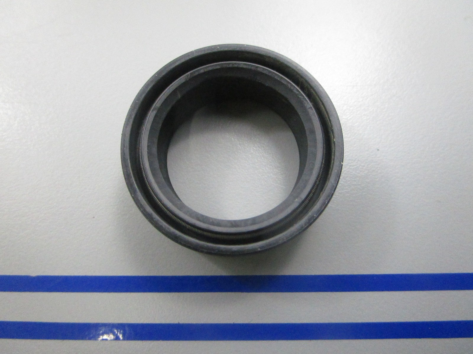NEW OEM 911019 0911019 OMC Johnson Evinrude Seal 0810
