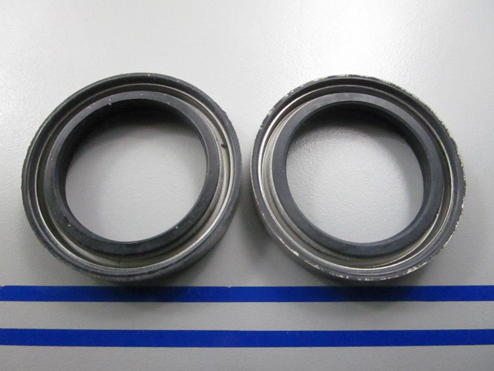 *NEW OEM* (LOT OF 2) 0810 OMC Johnson Evinrude Seal 330137 0330137