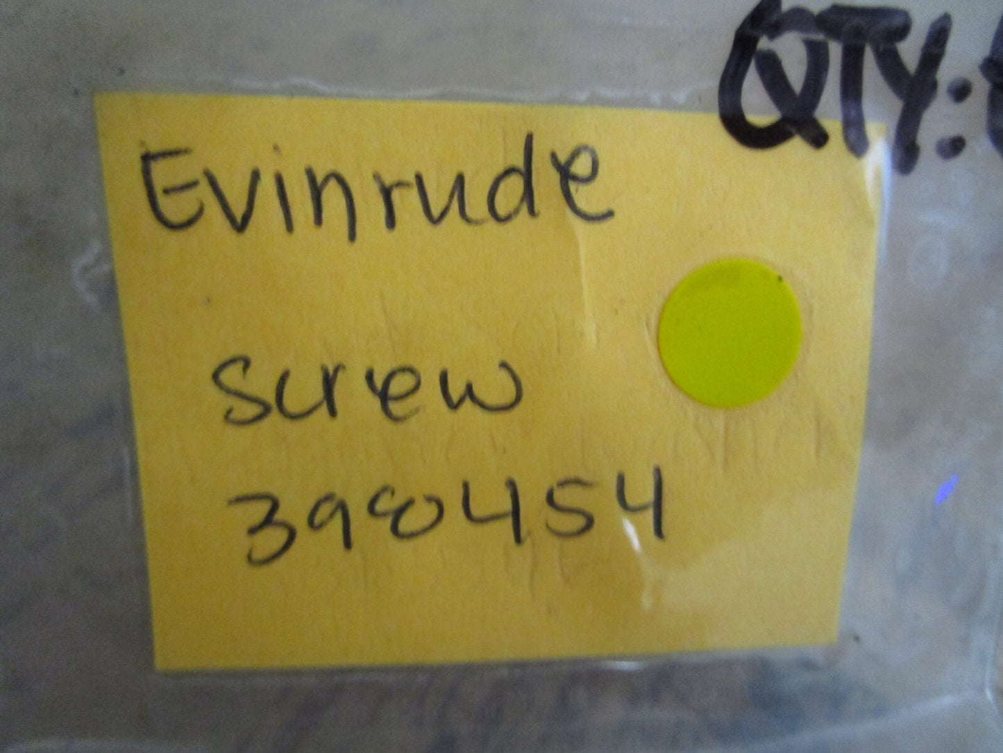 *NEW OEM* 0810 OMC Johnson Evinrude Screw 398454 0398454