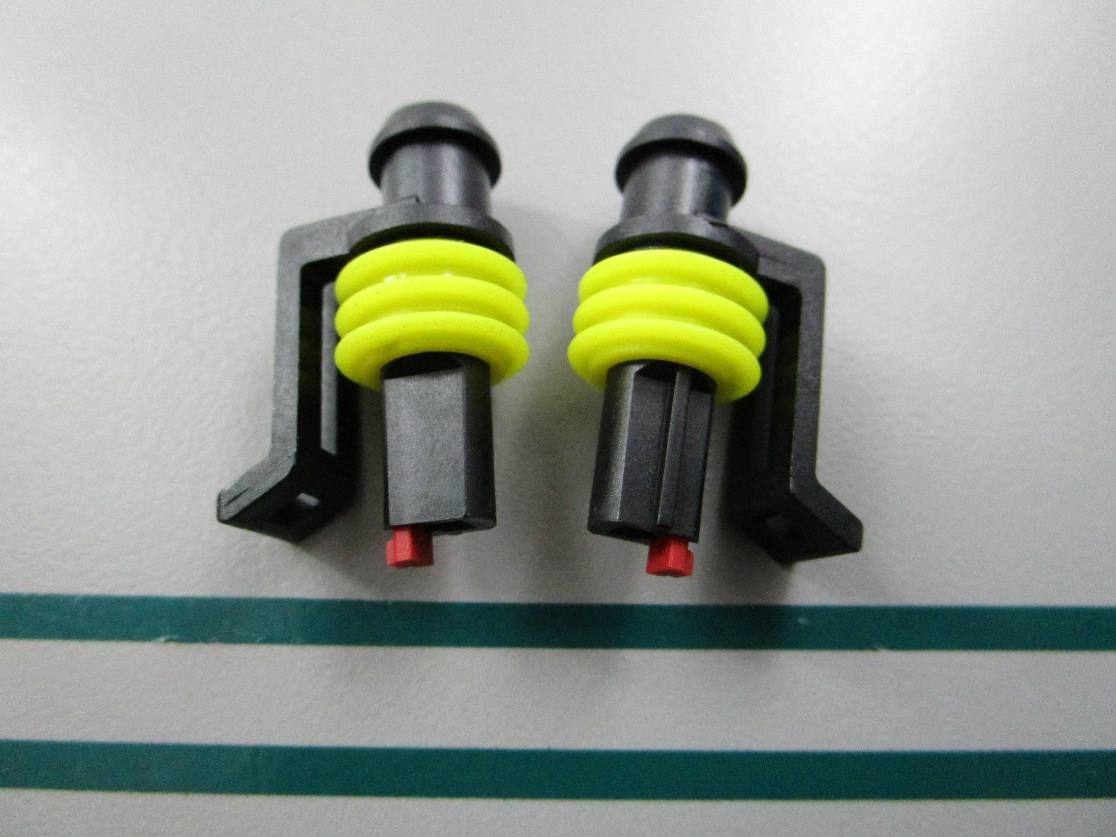 NEW (LOT OF 2) 278001012 Sea-Doo Circuit Male Housing 0810