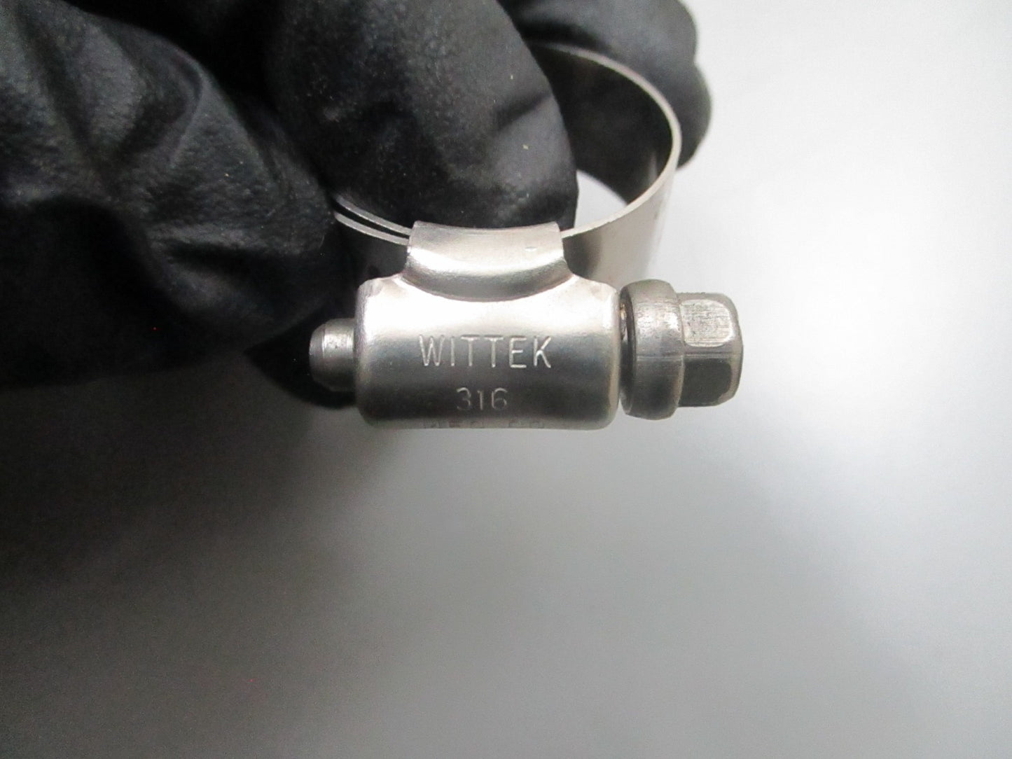 *NEW OEM* 0810 Mercury Quicksilver Clamp 54-815504310