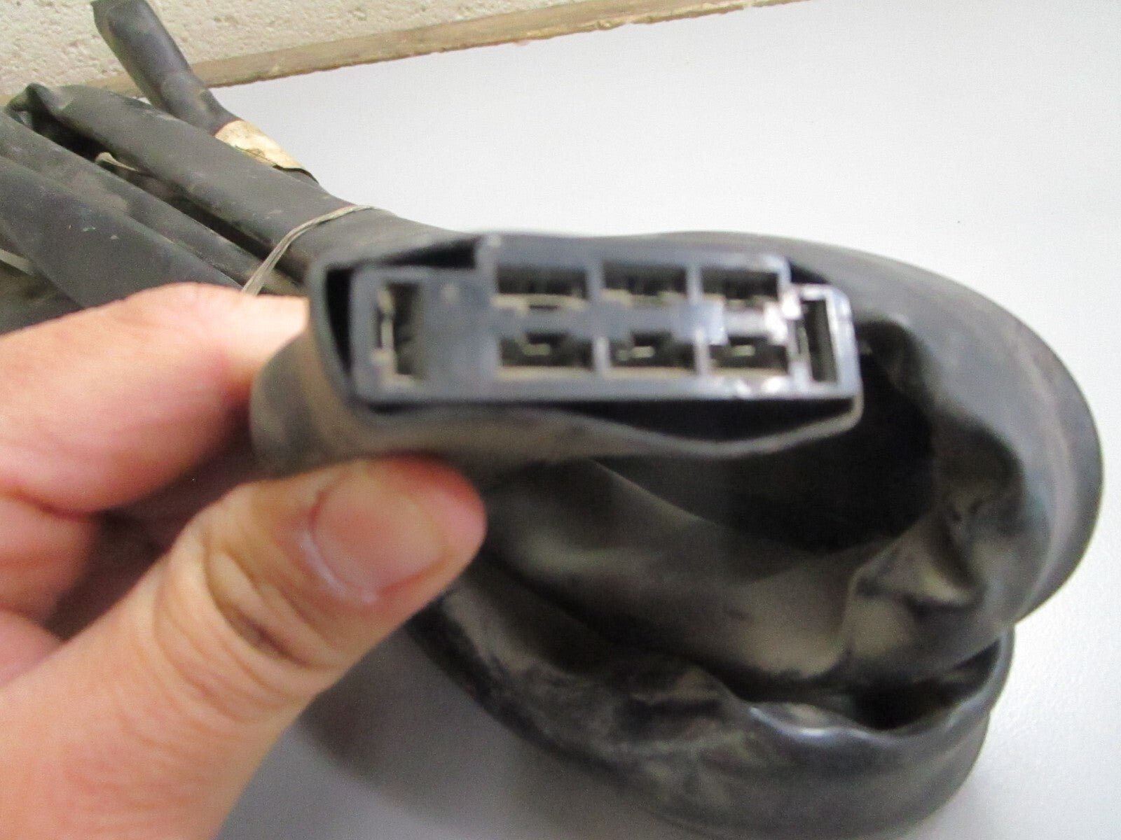 *NEW OEM* 0820 Volvo Penta 8' Cable Block 825738