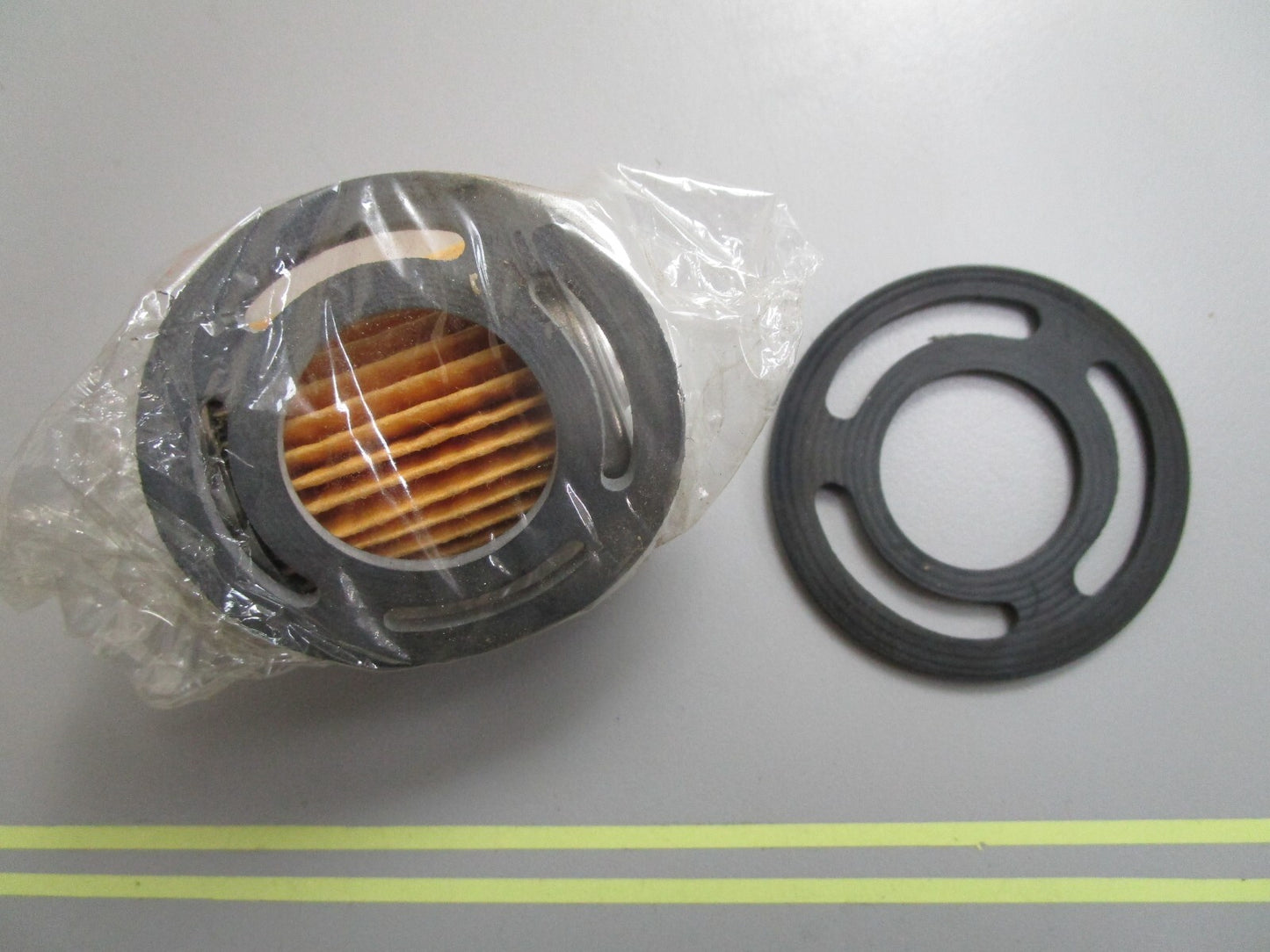 *NEW* 0810 WIX Fuel Filter Kit 33943