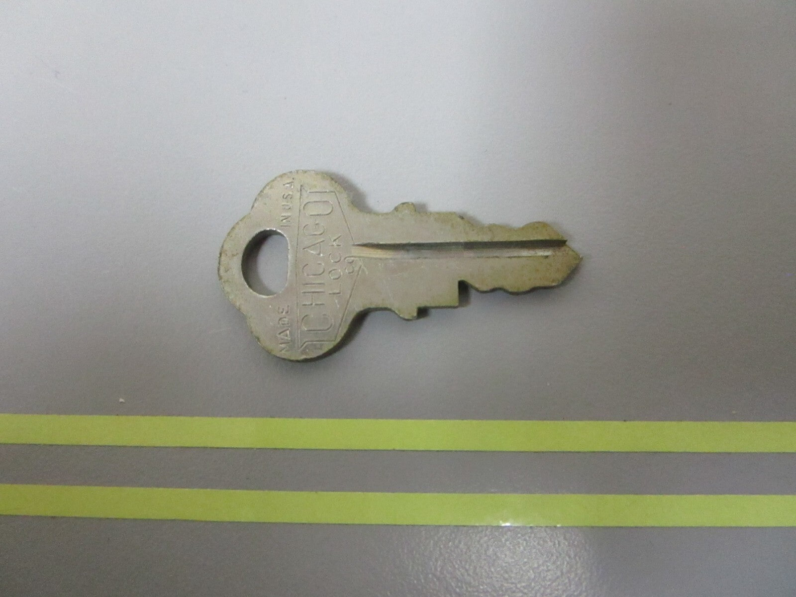 *NEW OEM* 0810 OMC Johnson Evinrude Ignition Key KF81 501596 0501596