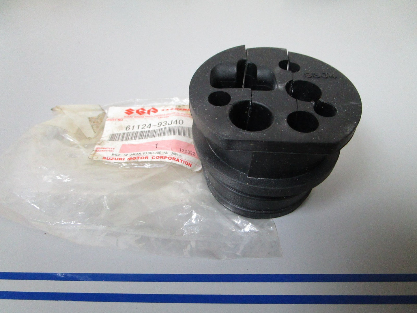 NEW OEM 61124-93J40 Suzuki Remocon Cable Grommet 0720
