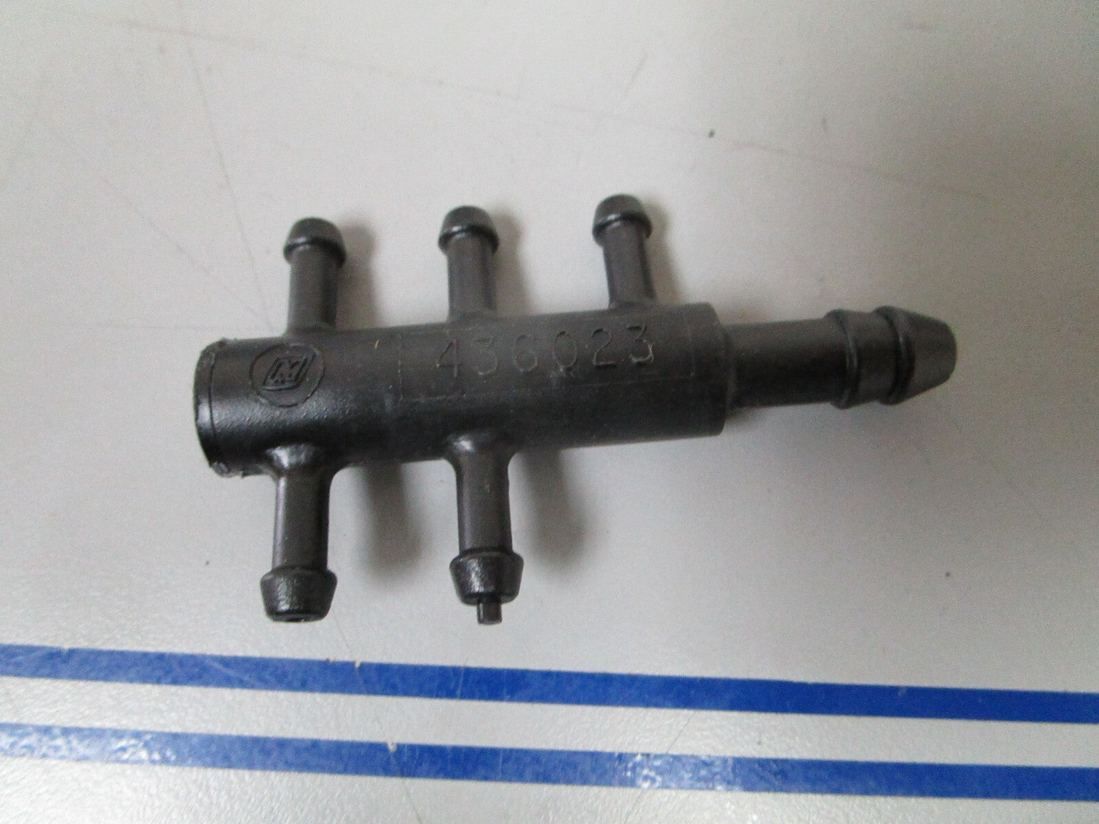 *NEW OEM* 0810 OMC Johnson Evinrude Upper Fuel Manifold 436023 0436023