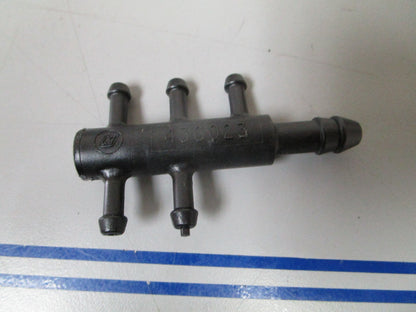 *NEW OEM* 0810 OMC Johnson Evinrude Upper Fuel Manifold 436023 0436023