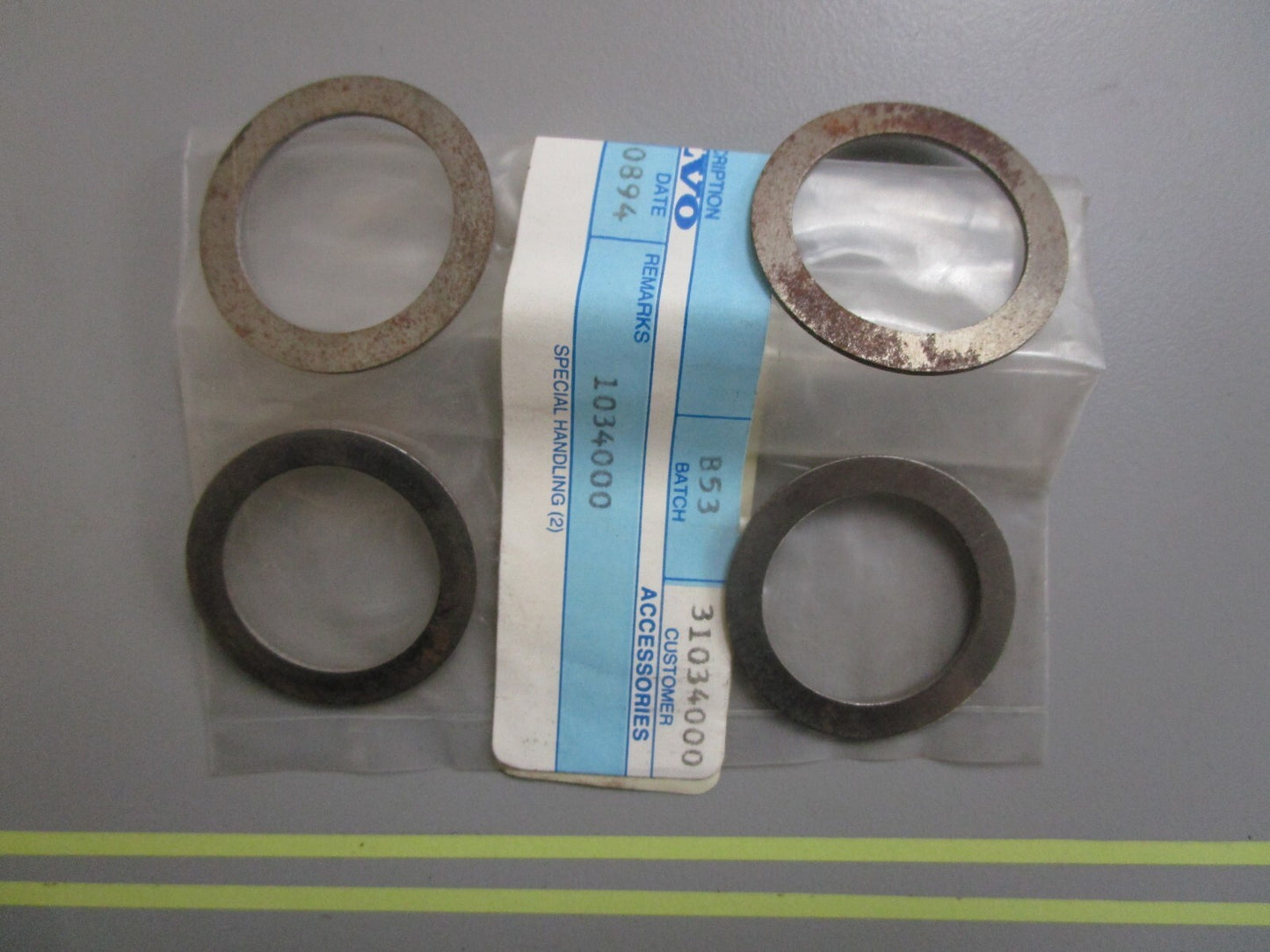 *NEW OEM* (LOT OF 4) 0810 Volvo Penta Shim 941831