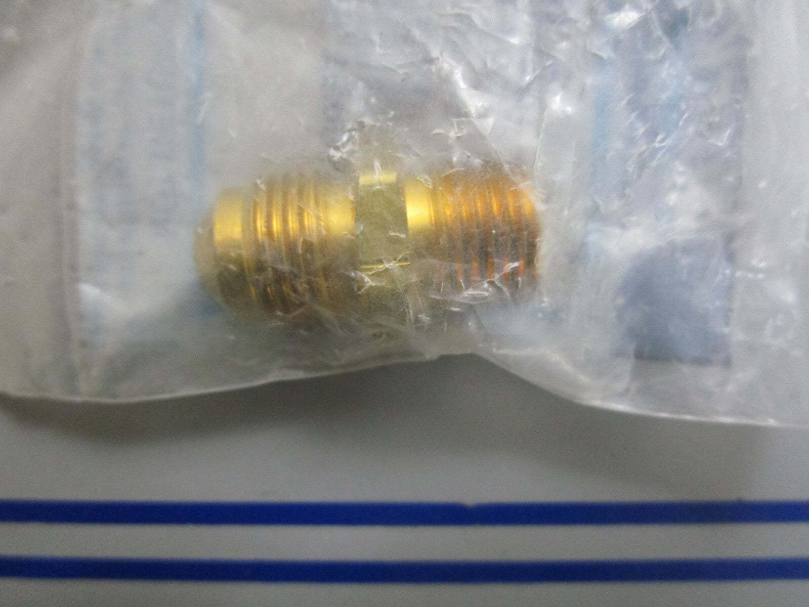 *NEW OEM* 0810 Mercury Quicksilver Fitting 22-808001