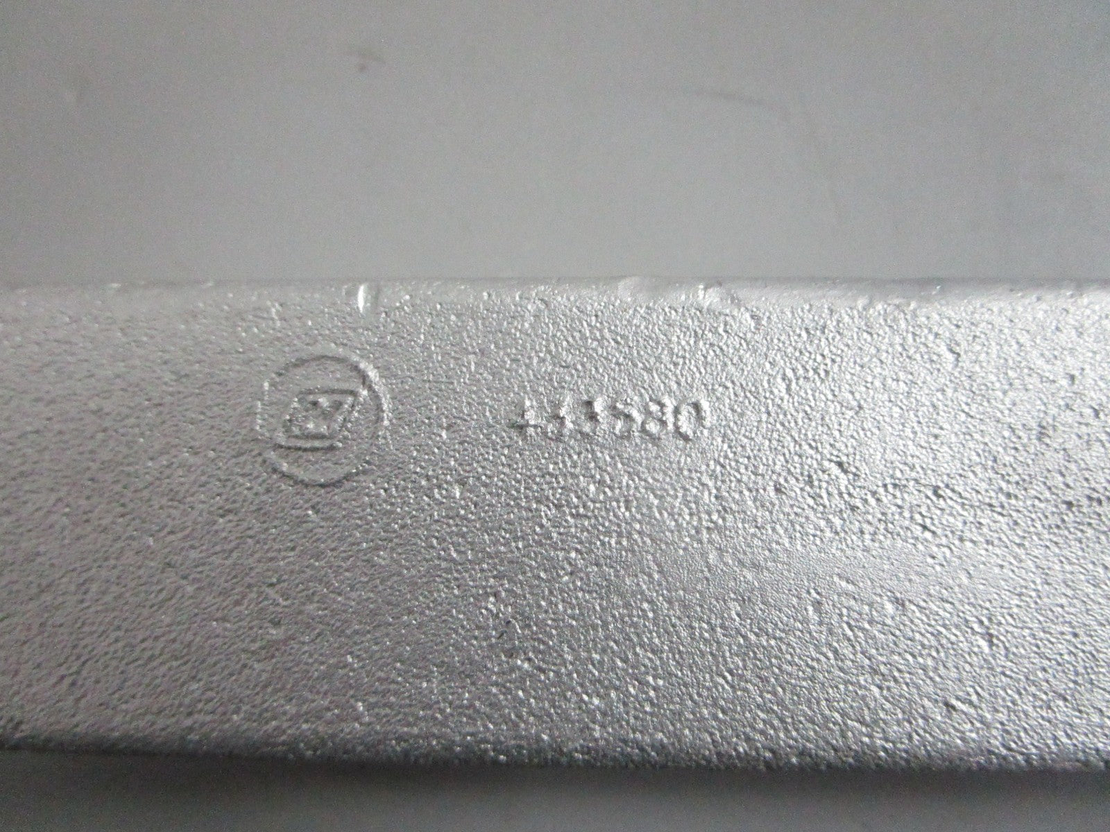 NEW OEM 433580 0433580 OMC Johnson Evinrude Anode Ay 0820