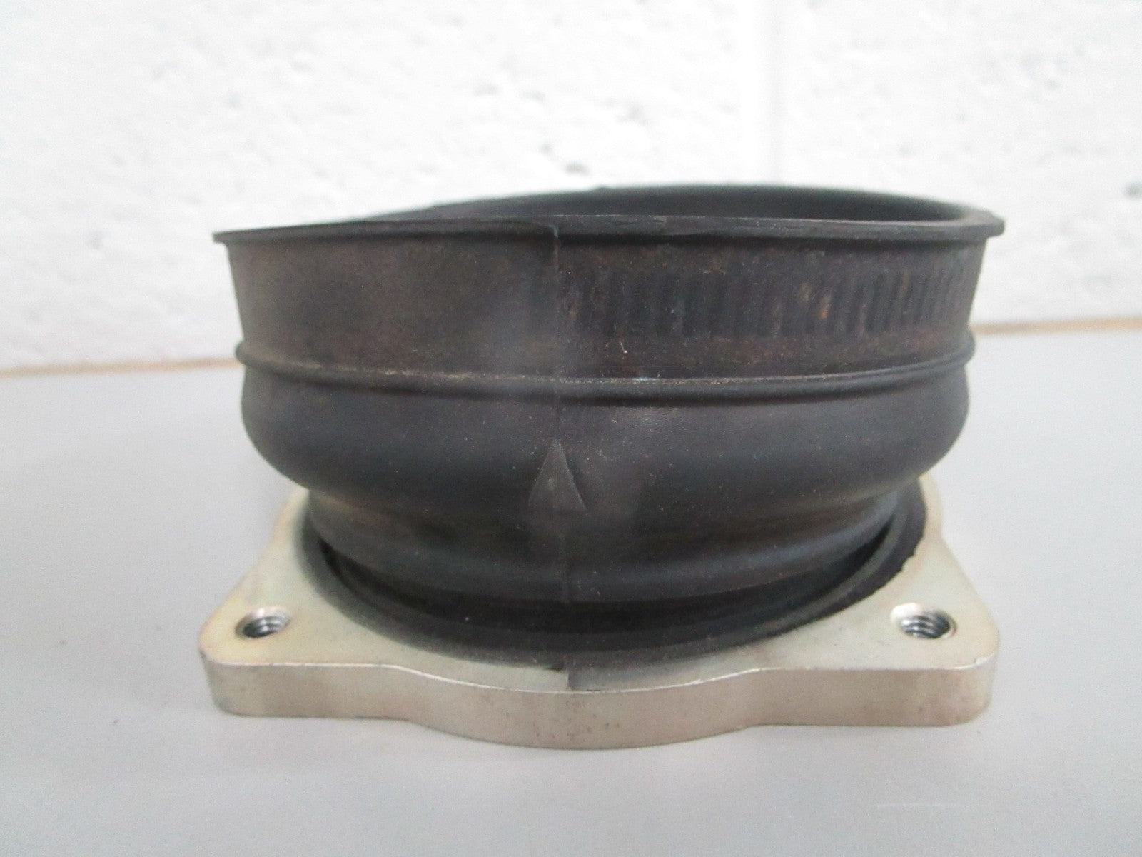 NEW OEM Mercury Quicksilver 87928815T Isolator 0820