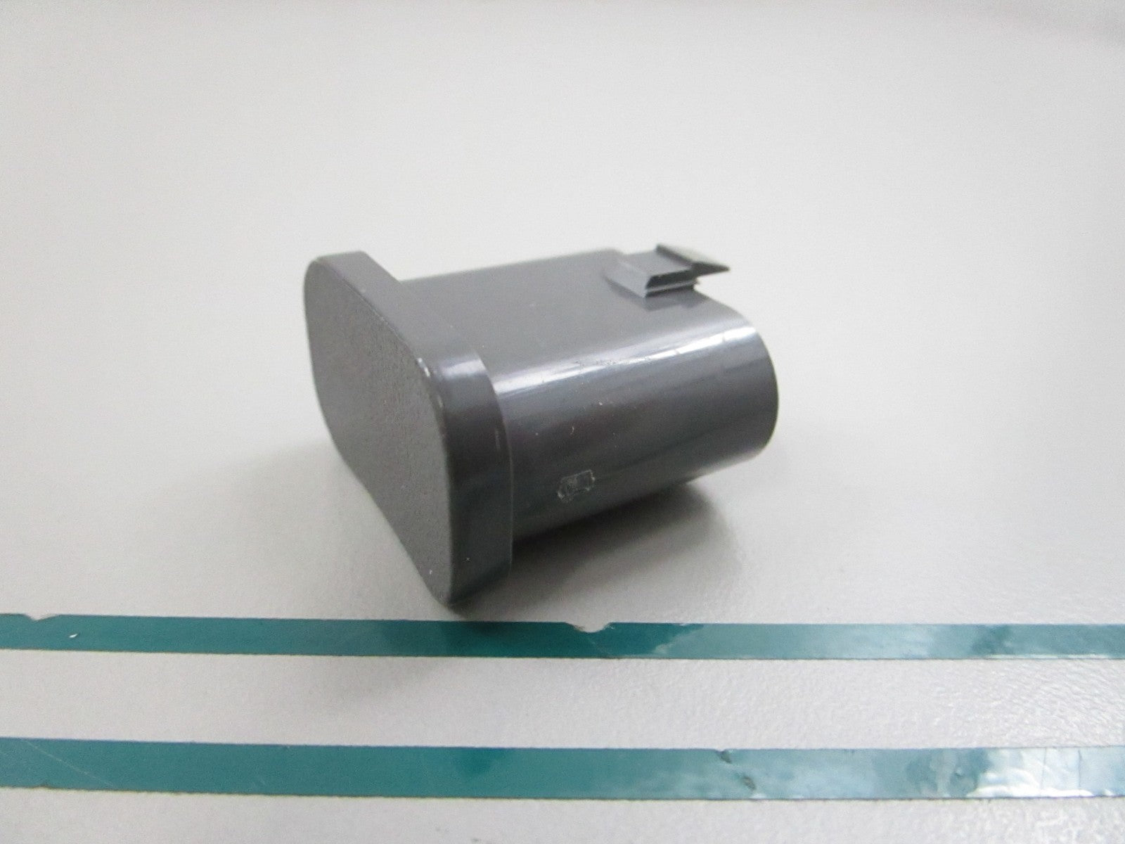 NEW OEM 352674 0352674 OMC Johnson Evinrude Cap 0810