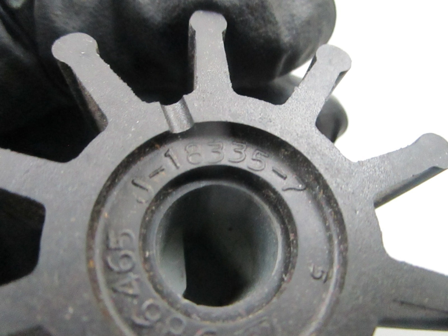 *NEW OEM* 0810 OMC Johnson Evinrude Impeller 986465 0986465