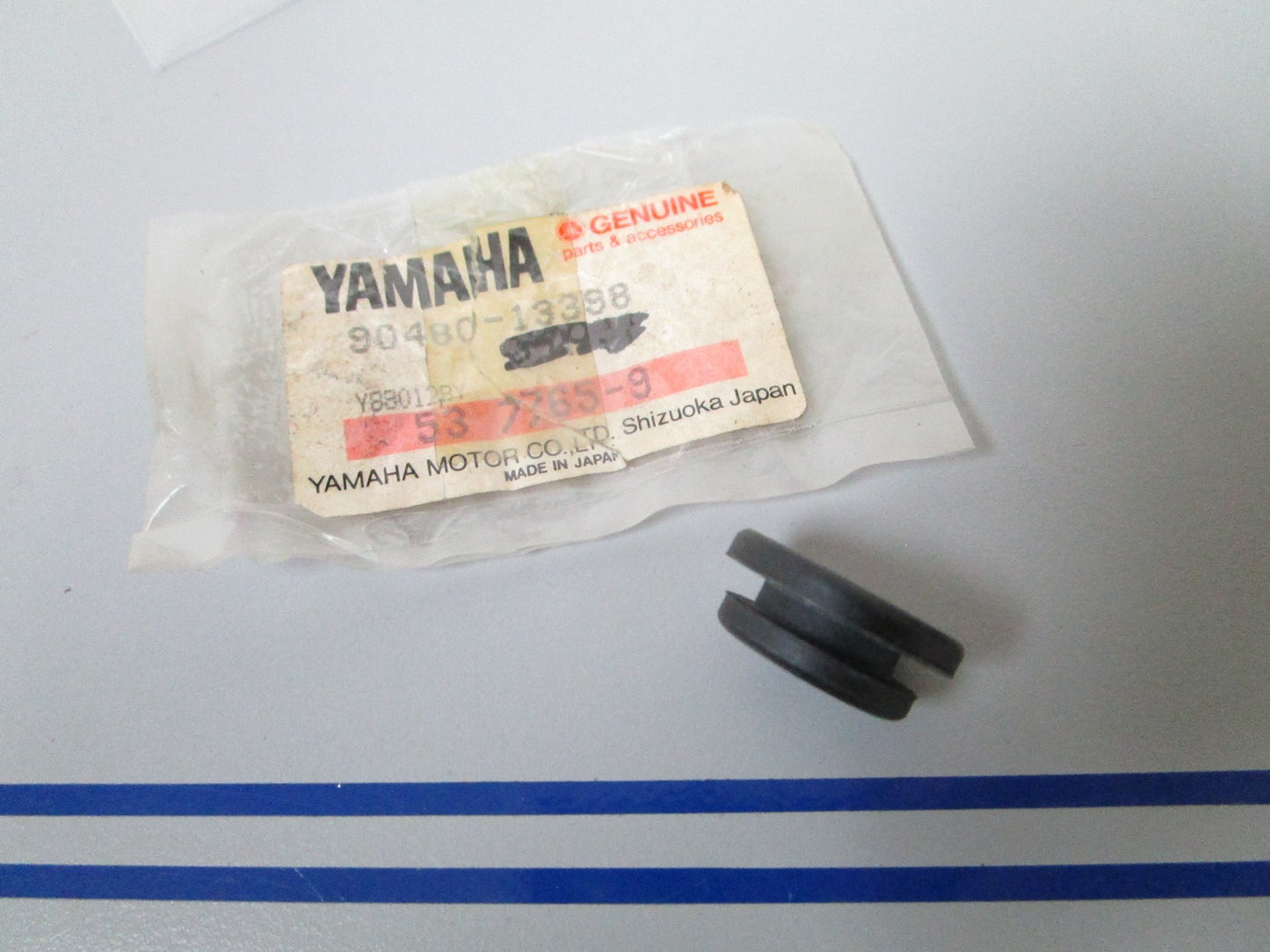 NEW OEM 90480-13398 Yamaha Rubber Grommet 0720