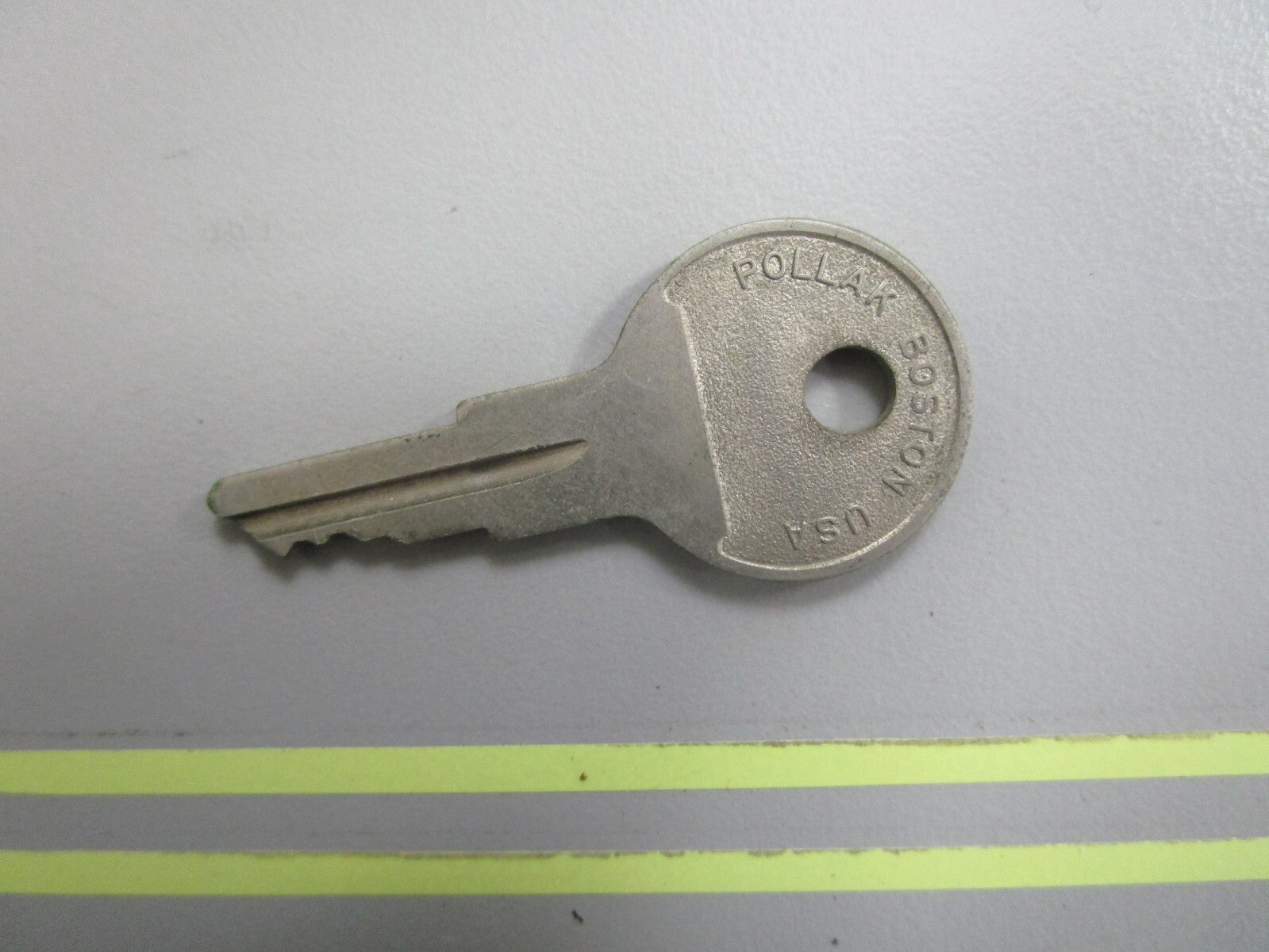 *NEW OEM* 0810 OMC Johnson Evinrude Ignition Key 77-54 501803 0501803