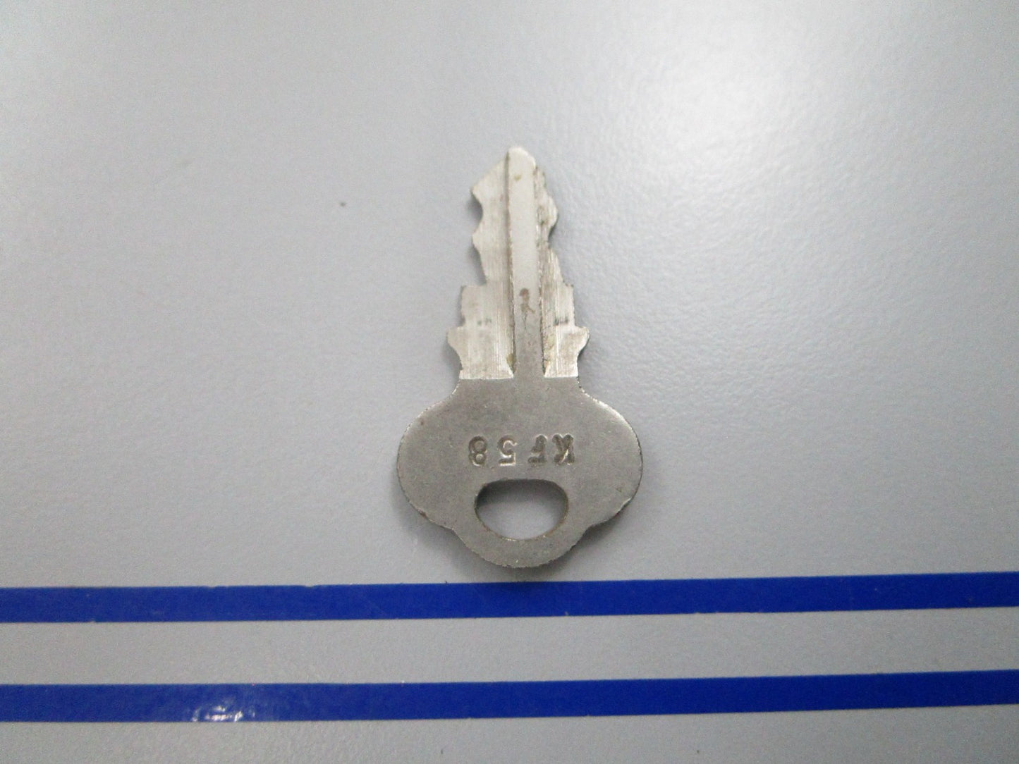 NEW OEM 501573 0501573 OMC Johnson Evinrude K58 Ignition Key 0810