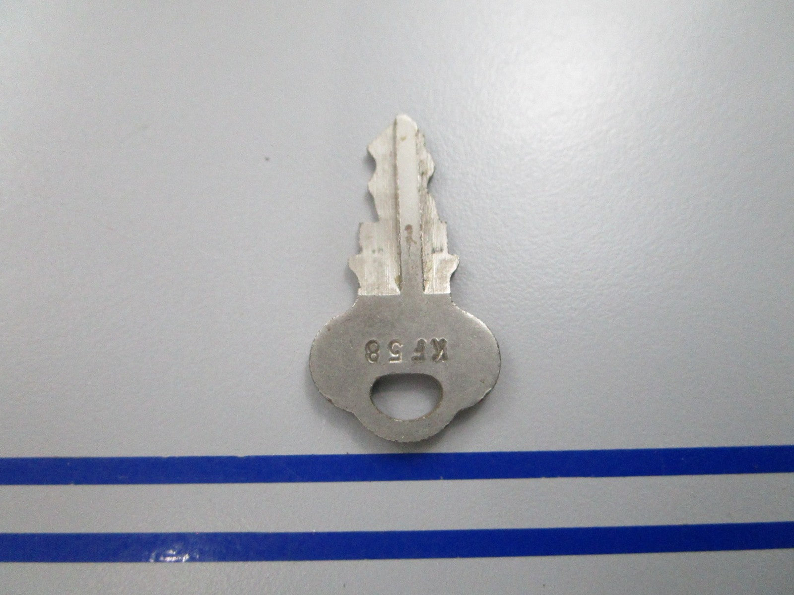 NEW OEM 501573 0501573 OMC Johnson Evinrude K58 Ignition Key 0810