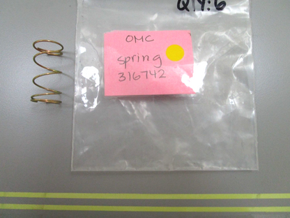 *NEW OEM* 0750 OMC Johnson Evinrude SPRING 316742 0316742