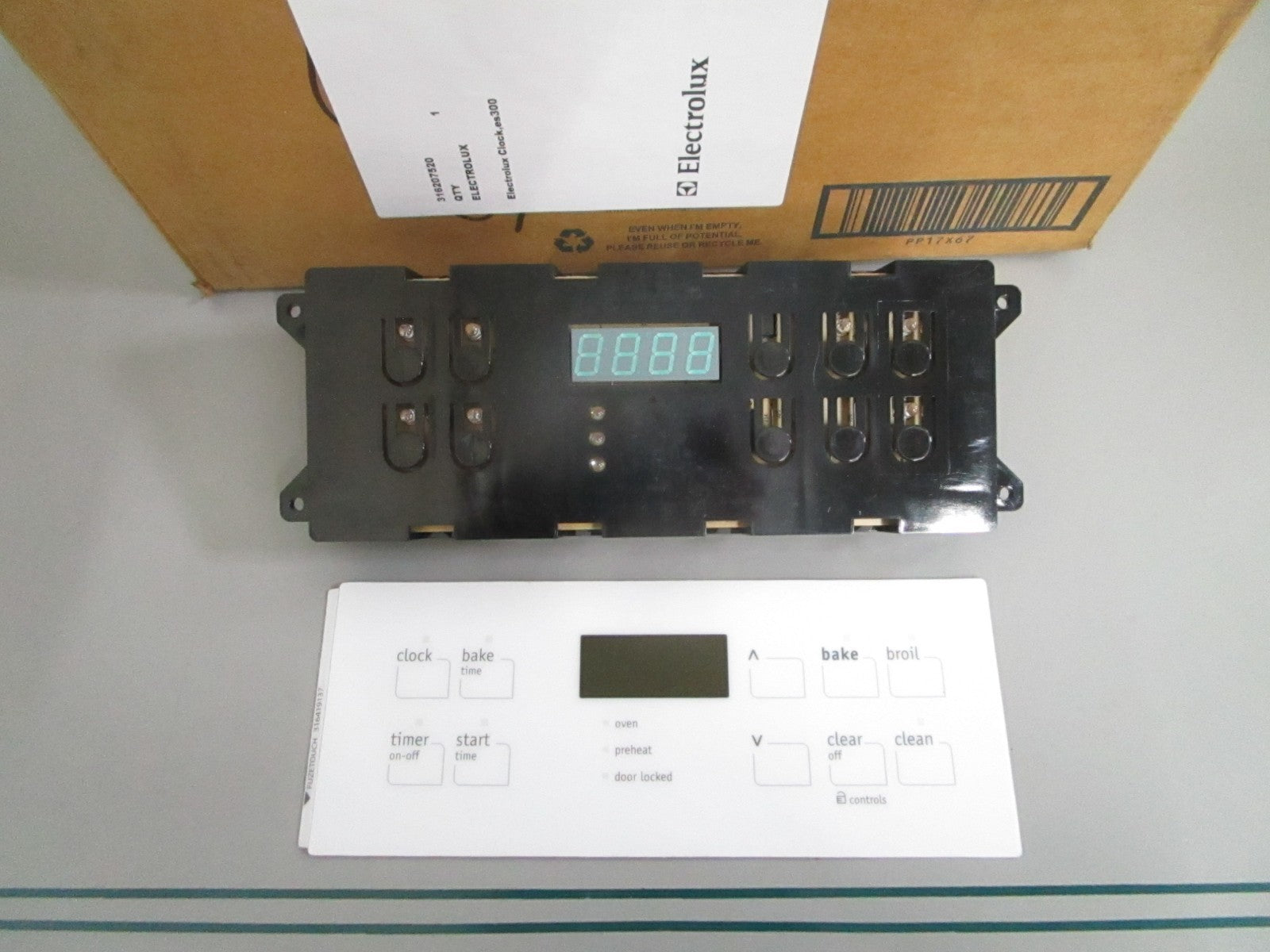 NEW OEM 316207520 Electrolux Oven Control Board 0820