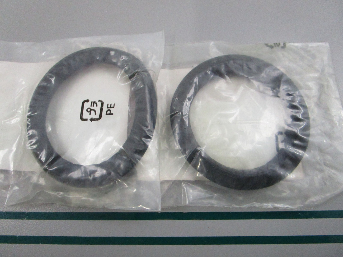 NEW OEM (LOT OF 2) 11831-ZW1-000 Honda Rubber Seal 0810