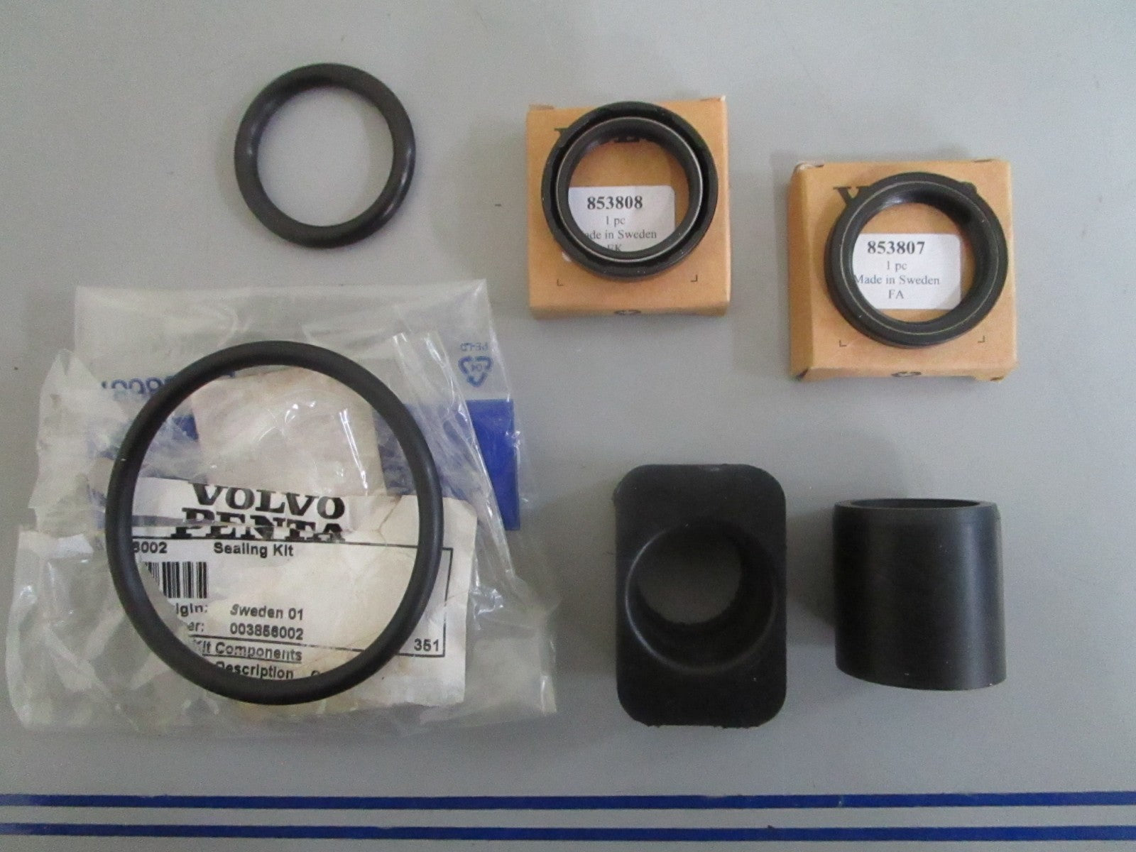 *NEW OEM* 0820 Volvo Penta Sealing Kit 3856002