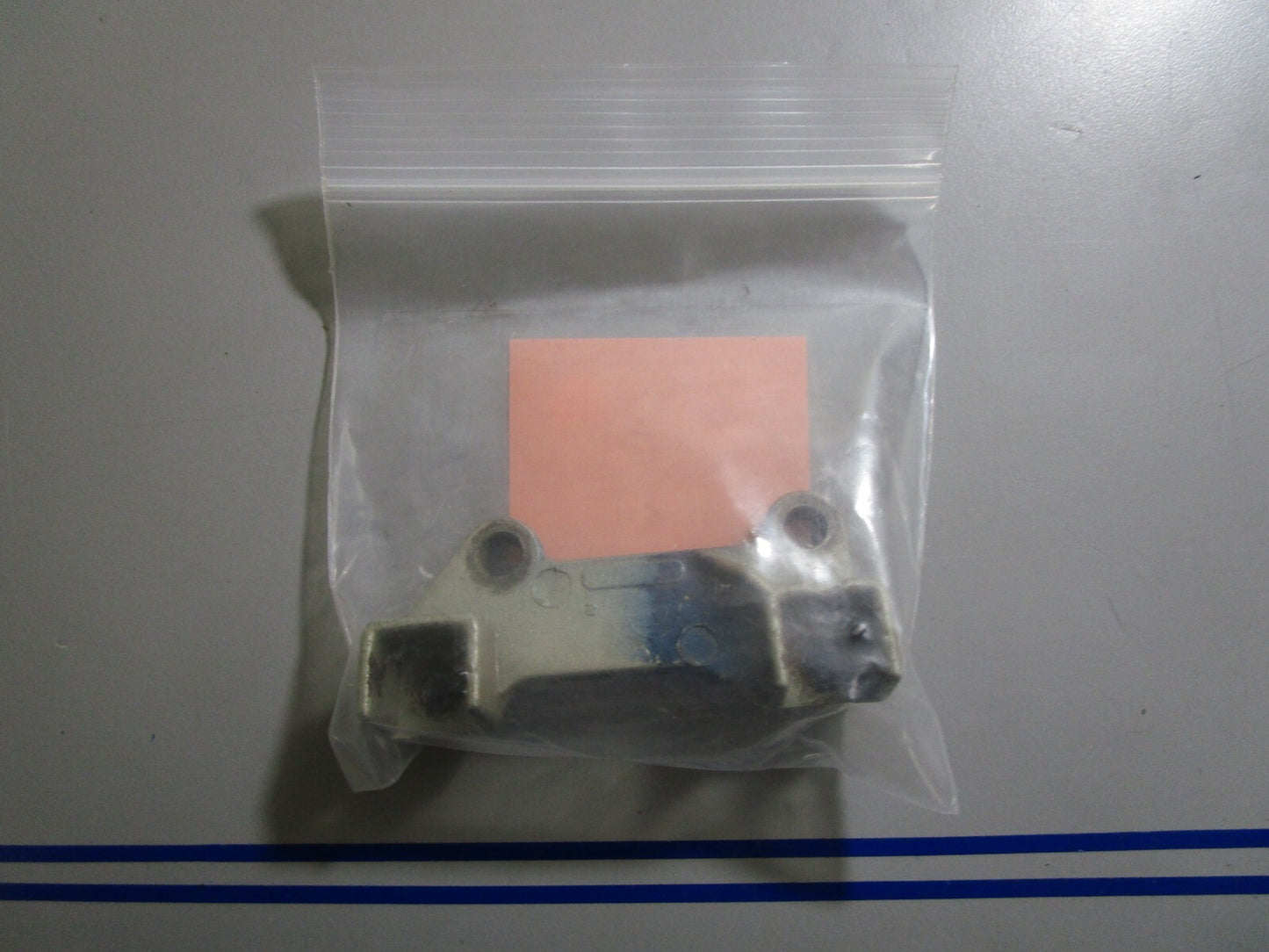 *NEW OEM* 0810 OMC Johnson Evinrude Bracket 316664 0316664