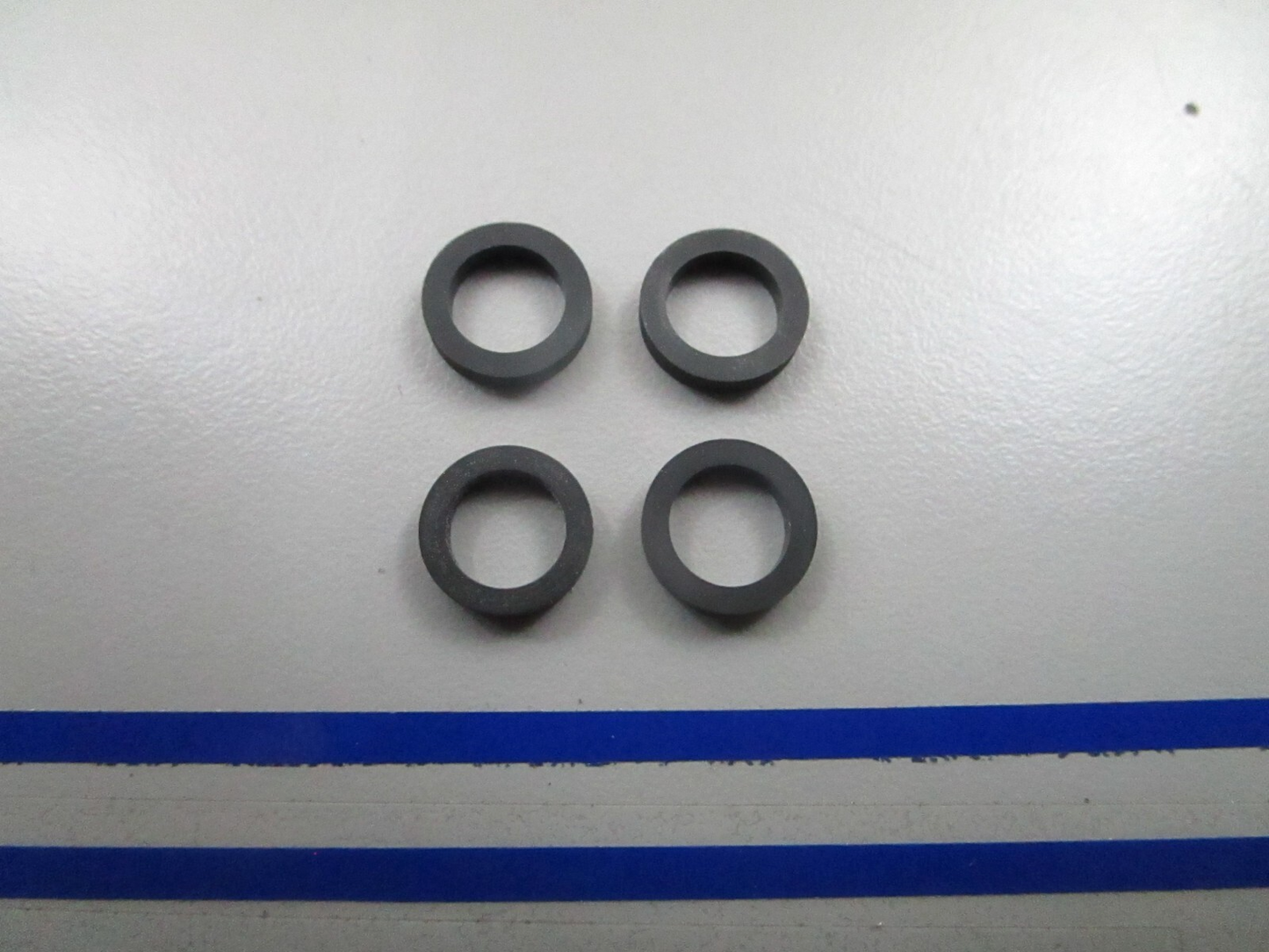 *NEW OEM* (LOT OF 4) 0810 Volvo OMC Valve Stem Seal 3854956