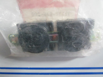 NEW OEM 32330-877-000 Honda Receptacle 0820