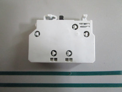 GE BCLF10 CL Series IEC Contactor 1NO Auxiliary Contact Block NEW OEM 0820