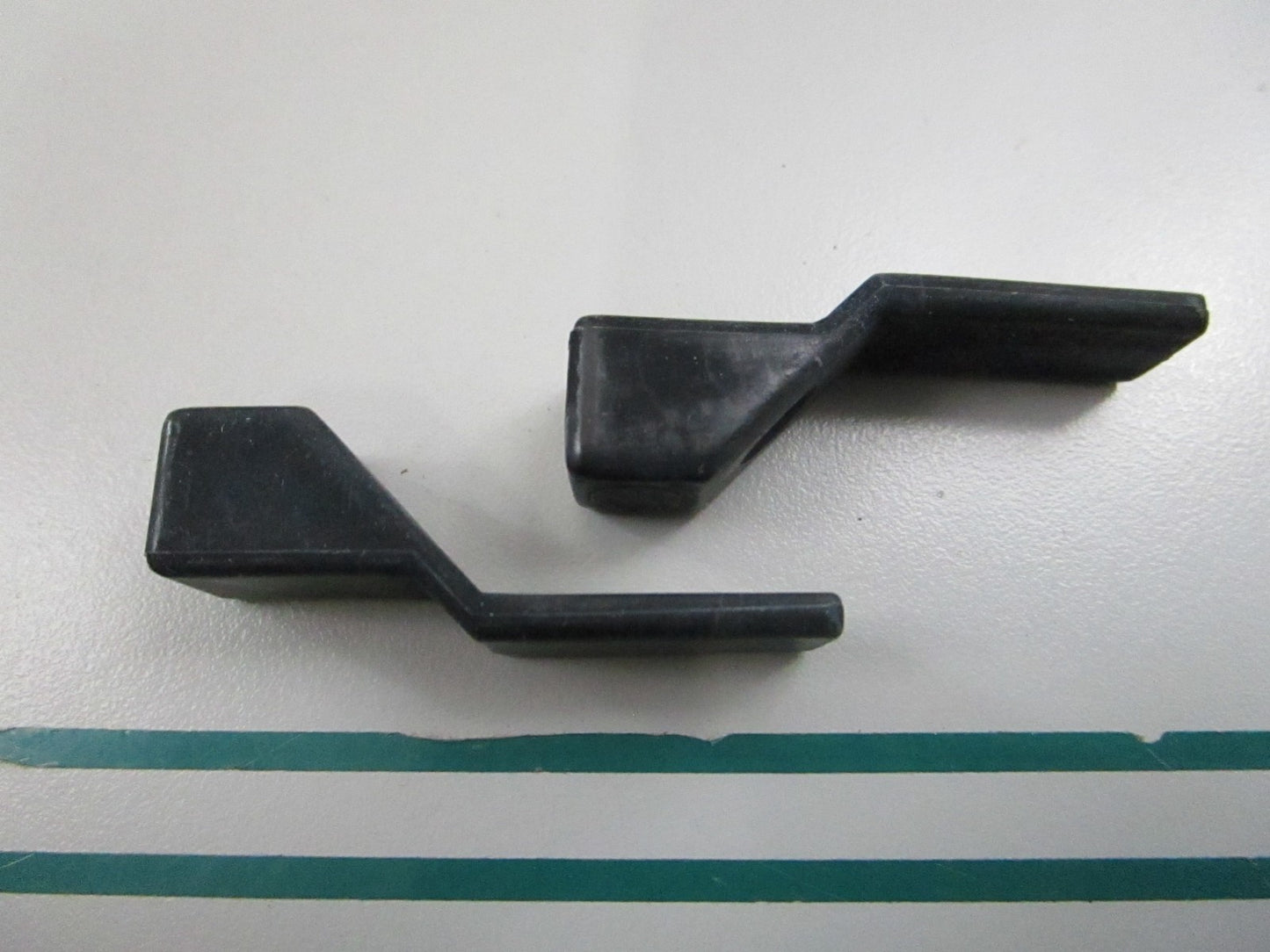 NEW OEM (LOT OF 2) 324584 0324584 OMC Johnson Evinrude Spacer 0810