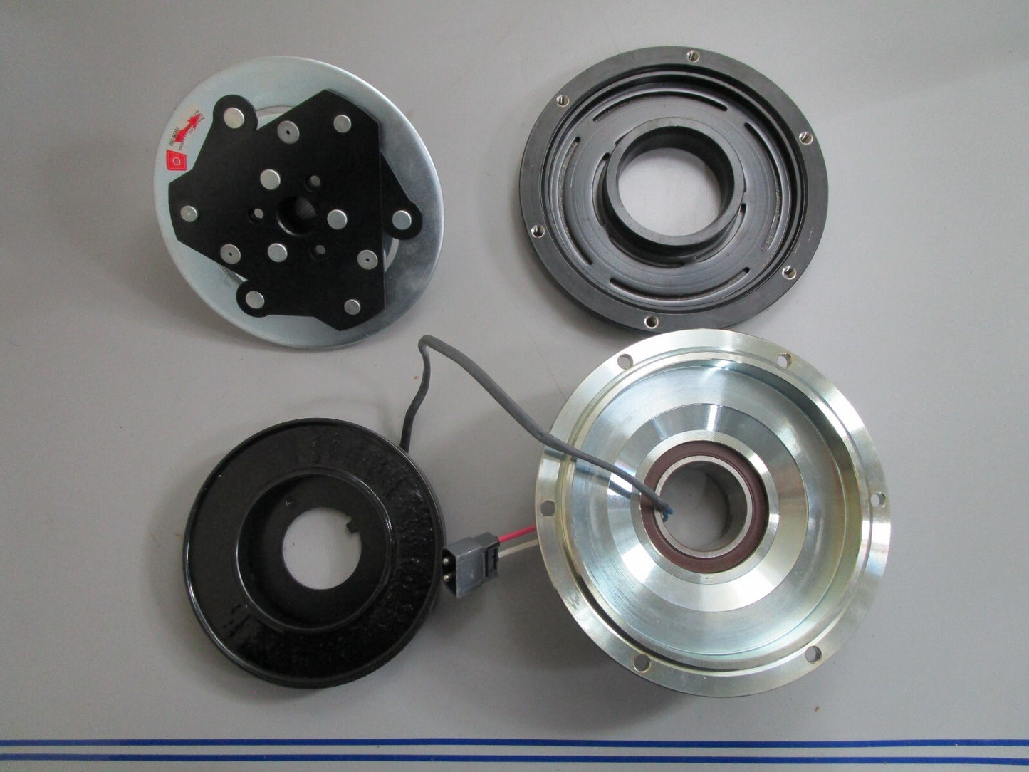 *NEW OEM* 0820 Volvo Penta V2 Compressor Clutch 21325457