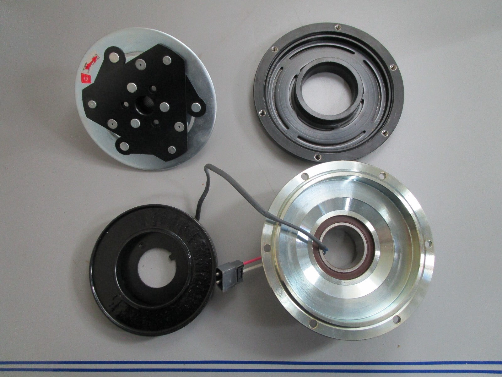 *NEW OEM* 0820 Volvo Penta V2 Compressor Clutch 21325457