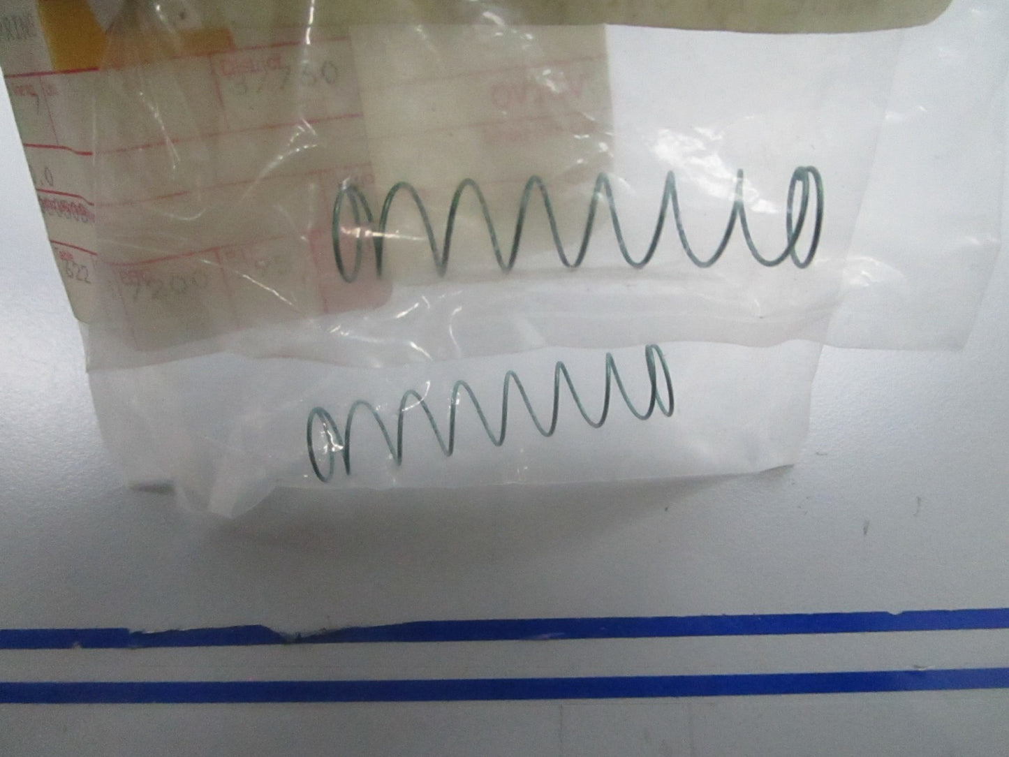 *NEW OEM* (LOT OF 2) 0810 Volvo Penta Spring 856285
