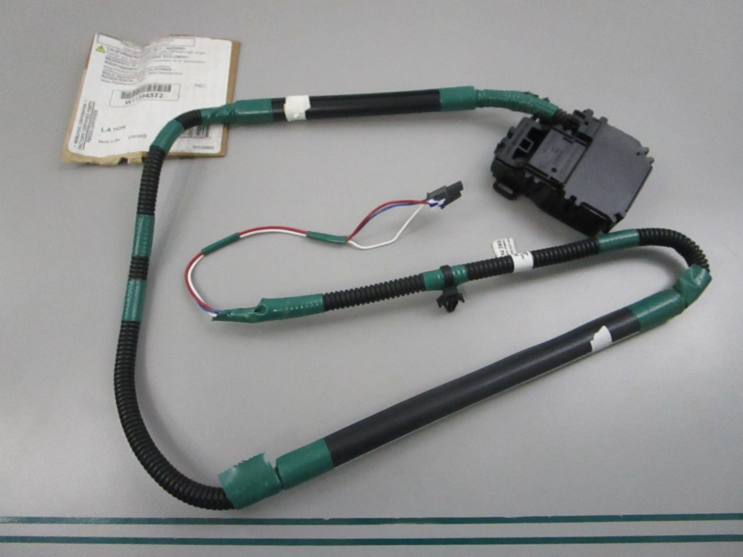 NEW OEM W11394572 Whirlpool Latch 0810